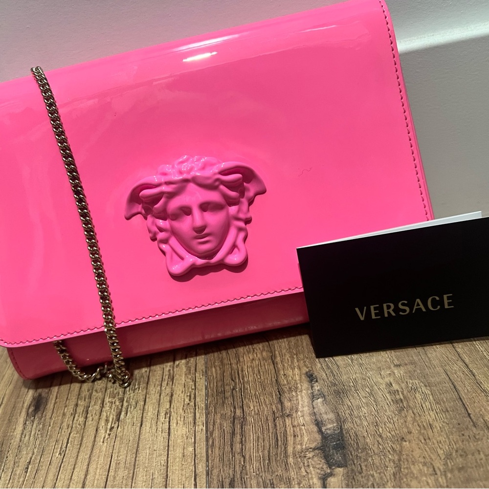 Authentic! In brand new condition! Super cute💕